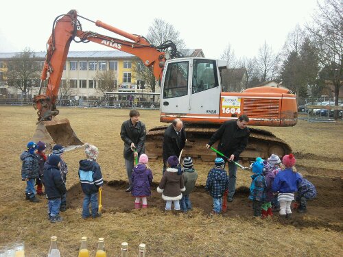 Spatenstich für neues Kinderhaus