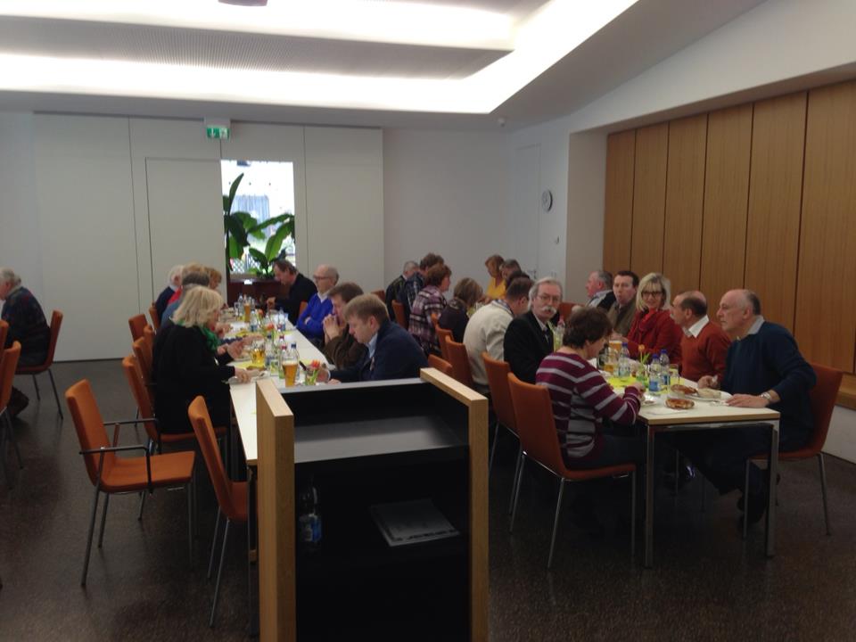 Weißwurstfrühschoppen der Freien Wähler Möhrendorf –   auch die Kommunalpolitik kam nicht zu kurz!